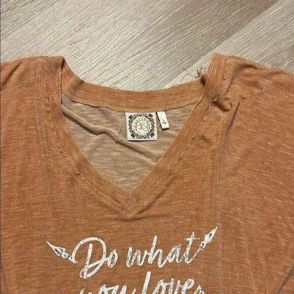 TruSelf Dolman Sleeve Lightweight V Neck Women's Graphic Top - Picture 3 of 7